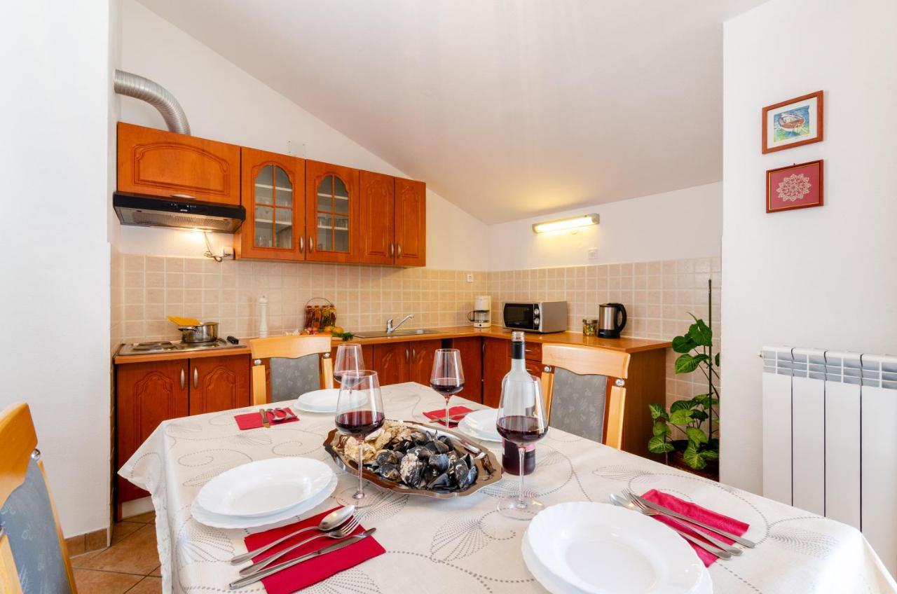Apartmani Suncica Selce Exterior photo
